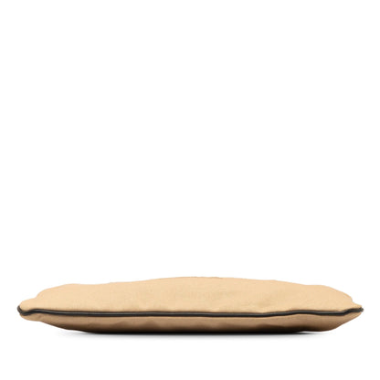 Fendi Canvas Roma Clutch (SHG-oJP68f)
