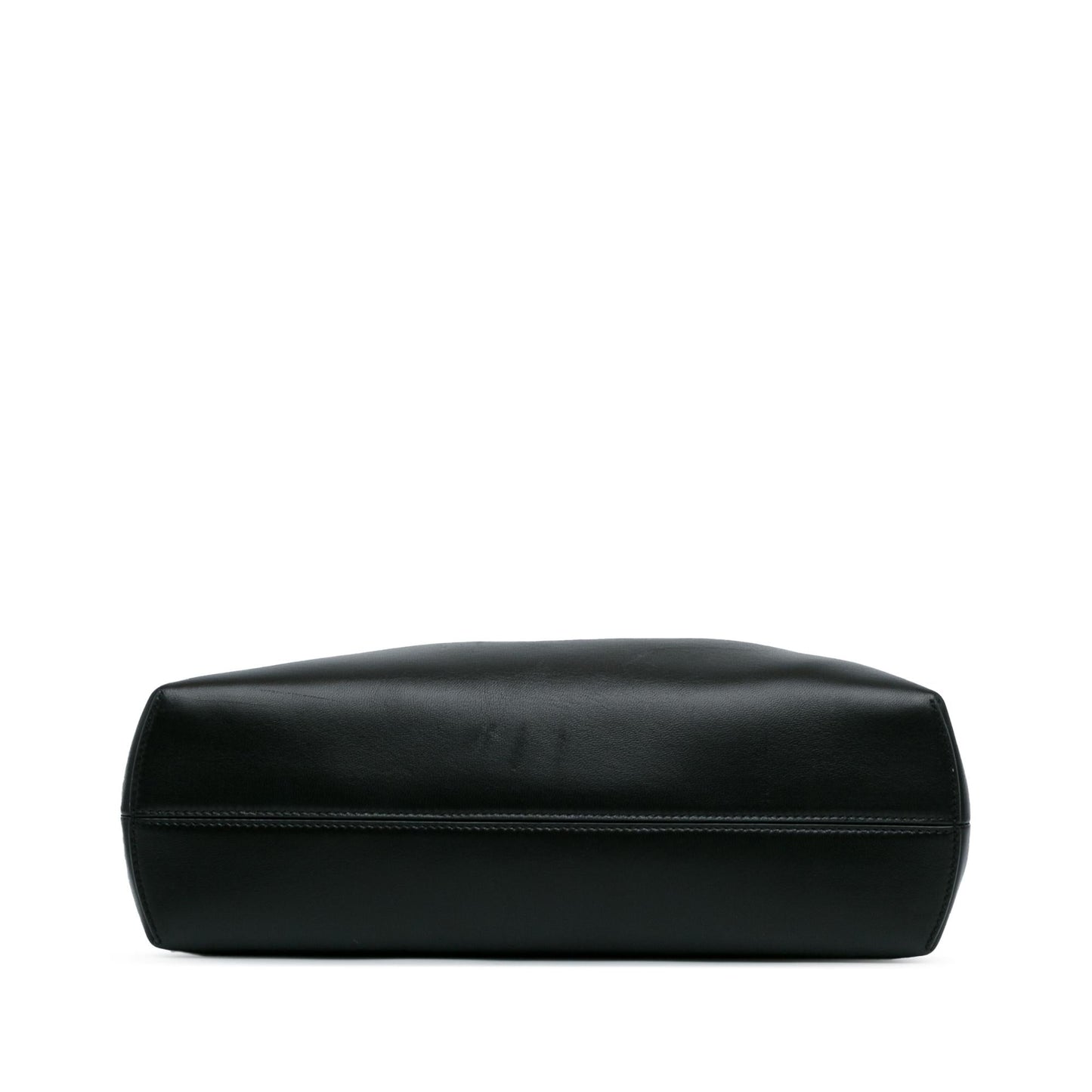 Fendi Medium Leather Fendi First Shoulder Bag (SHG-giZiCe)