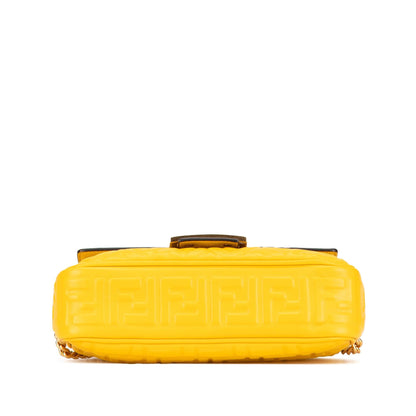 Fendi Zucca Embossed Chain Midi Baguette (SHG-cFziRb)