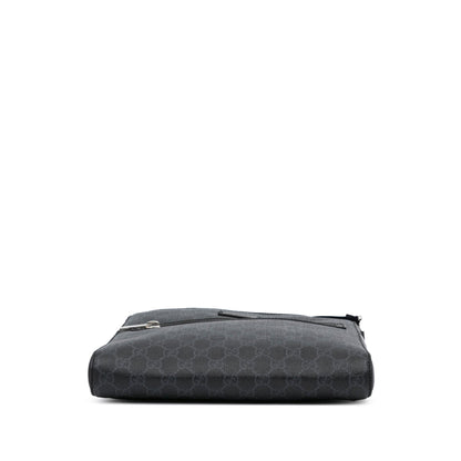 Gucci Medium GG Supreme Crossbody (SHG-f3rHKp)