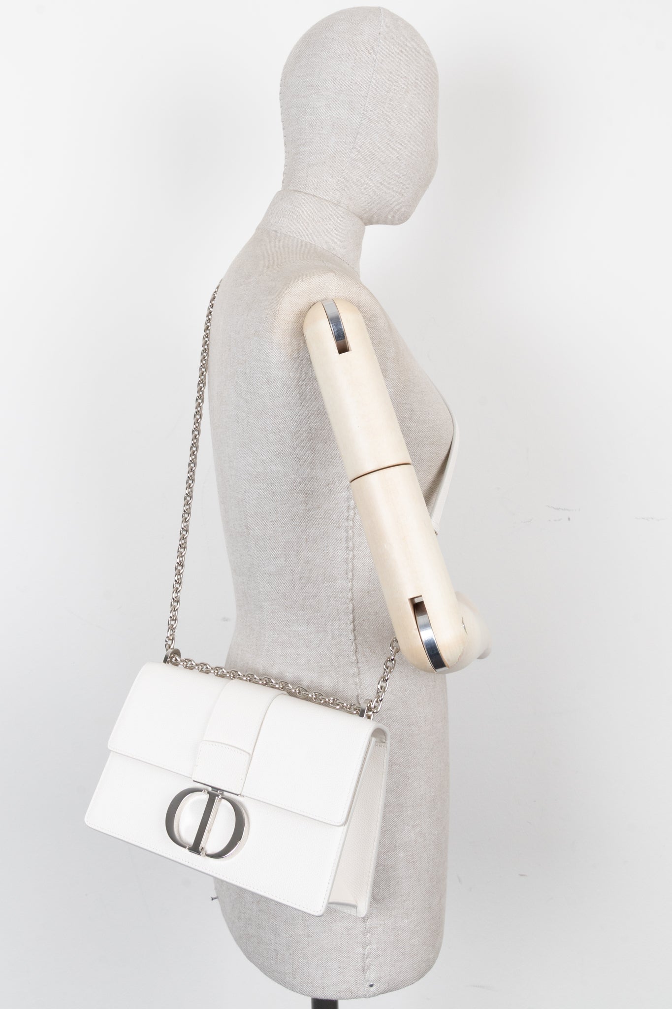 Christian Dior Montaigne 30 Crossbody Bag Graind Leather White
