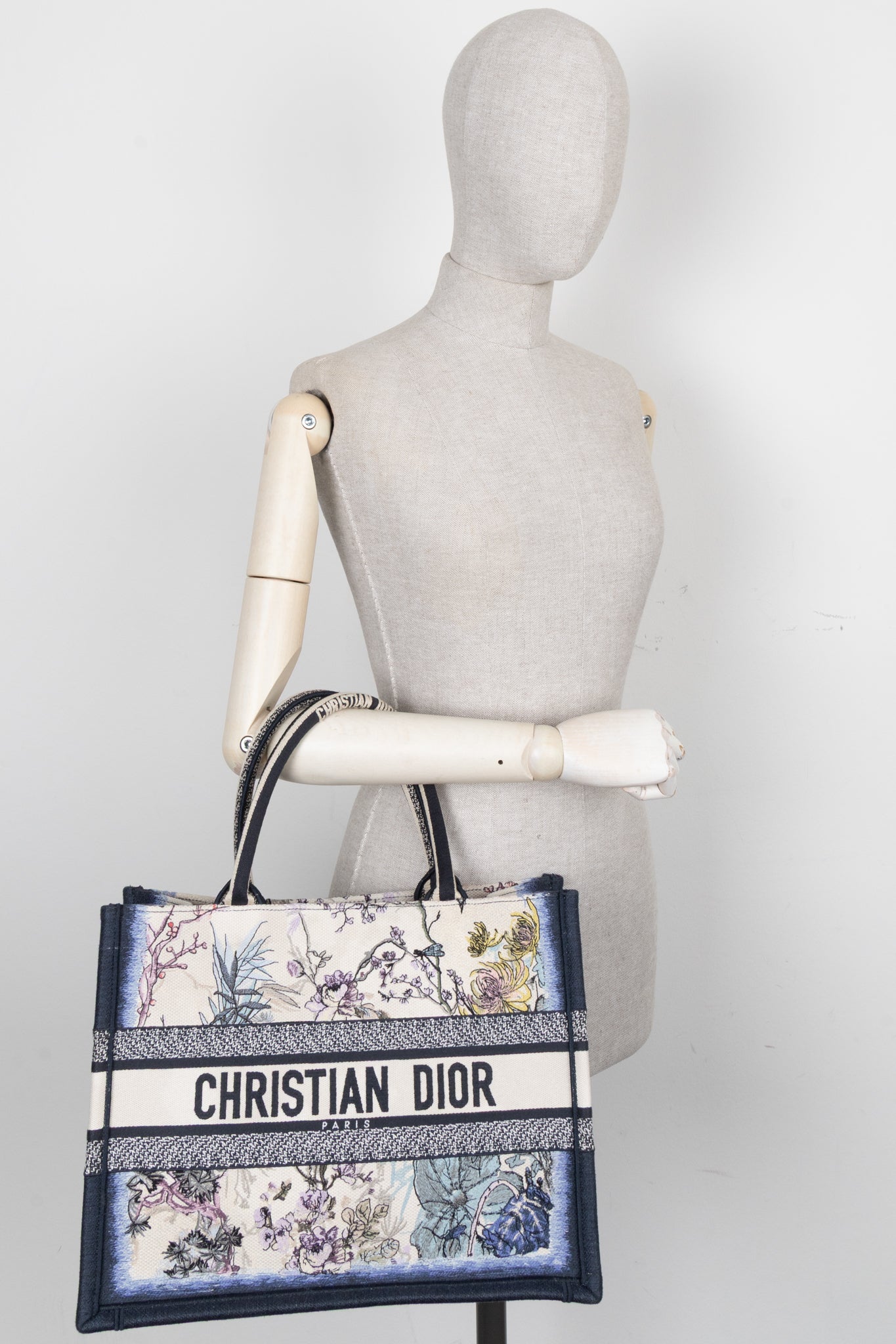 Christian Dior Medium Book Tote Panelli Embroidery