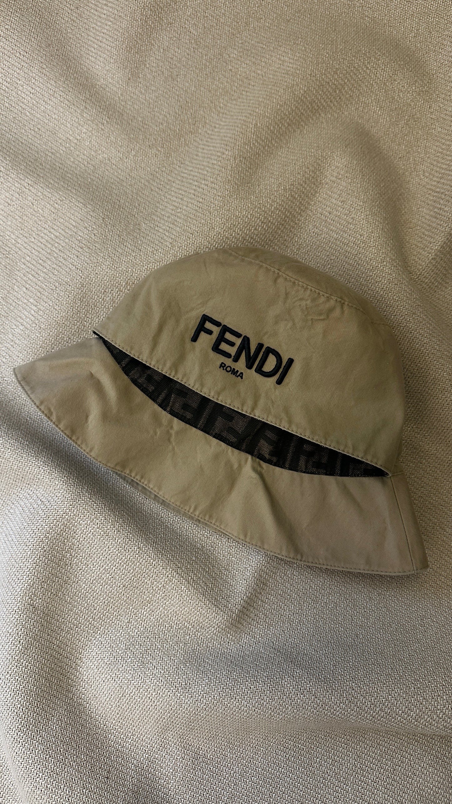 FENDI Logo Bucket Hat Beige