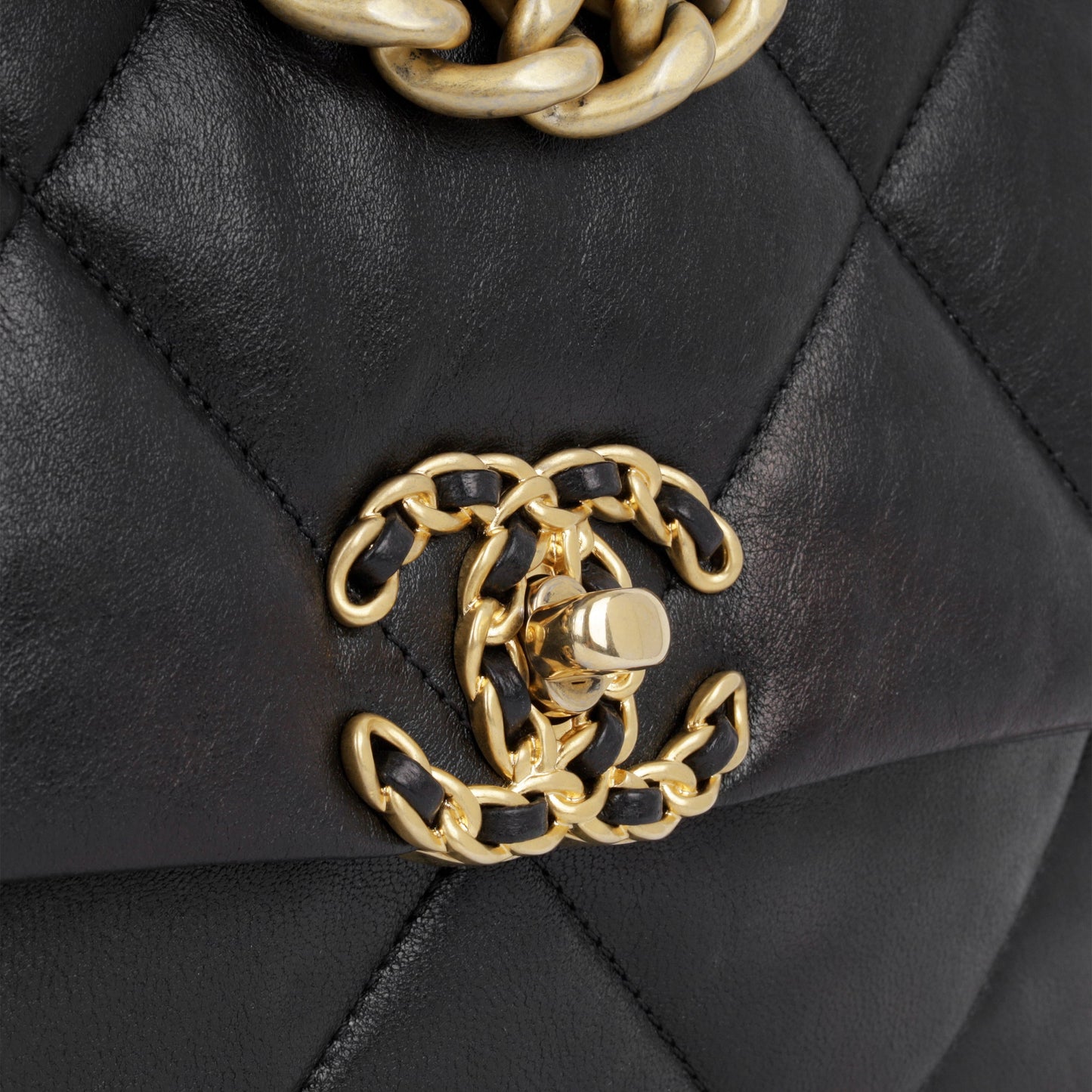 Chanel Chanel 19 Lambskin Black Shoulder Bag Style 16