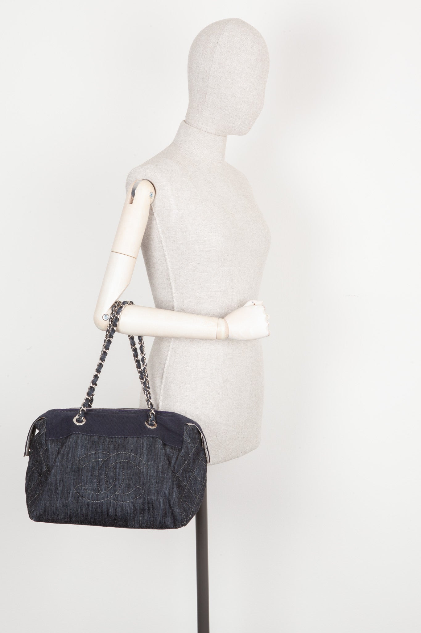 Chanel Luxury Handbag Style 659