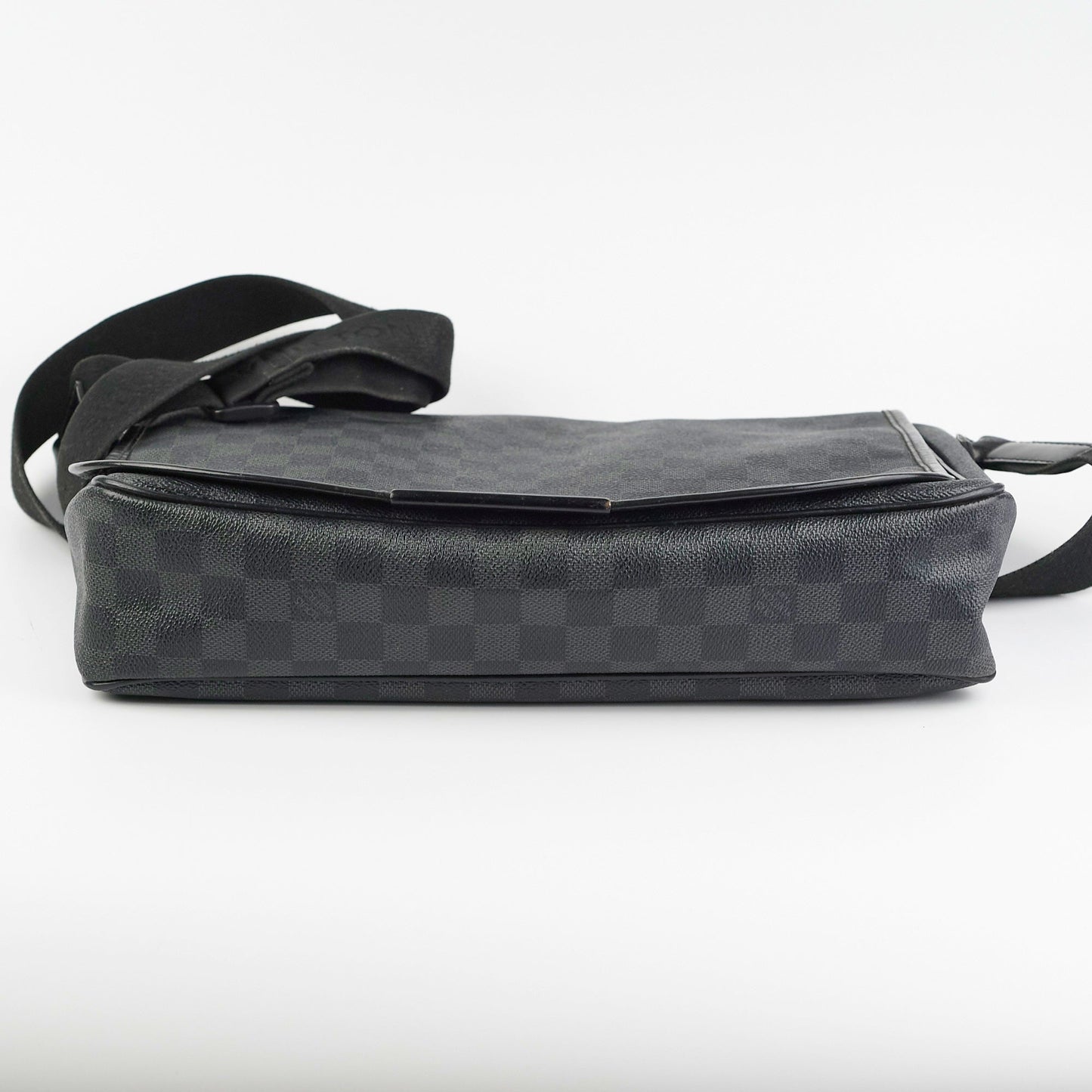 Louis Vuitton Messenger Monogram Shoulder Bag