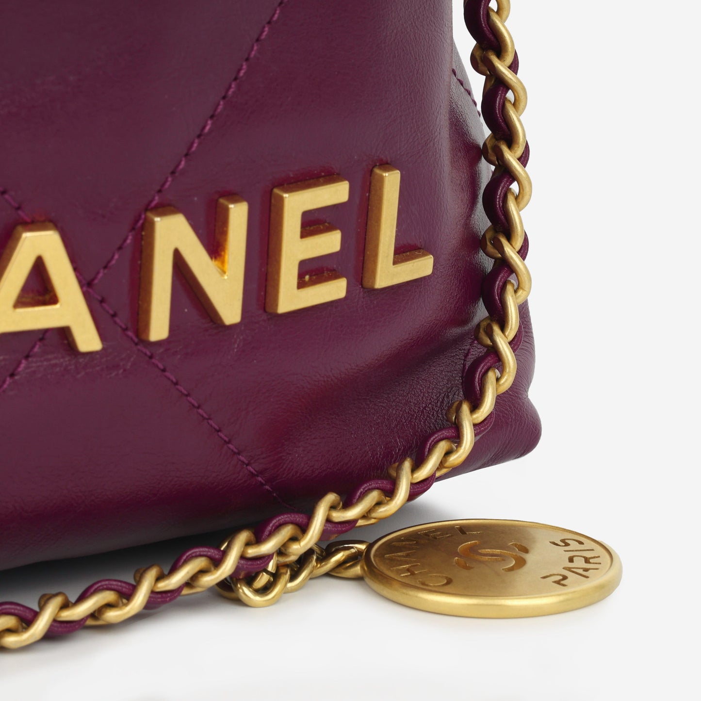 Chanel 22 Mini Handbag - Plum Purple
