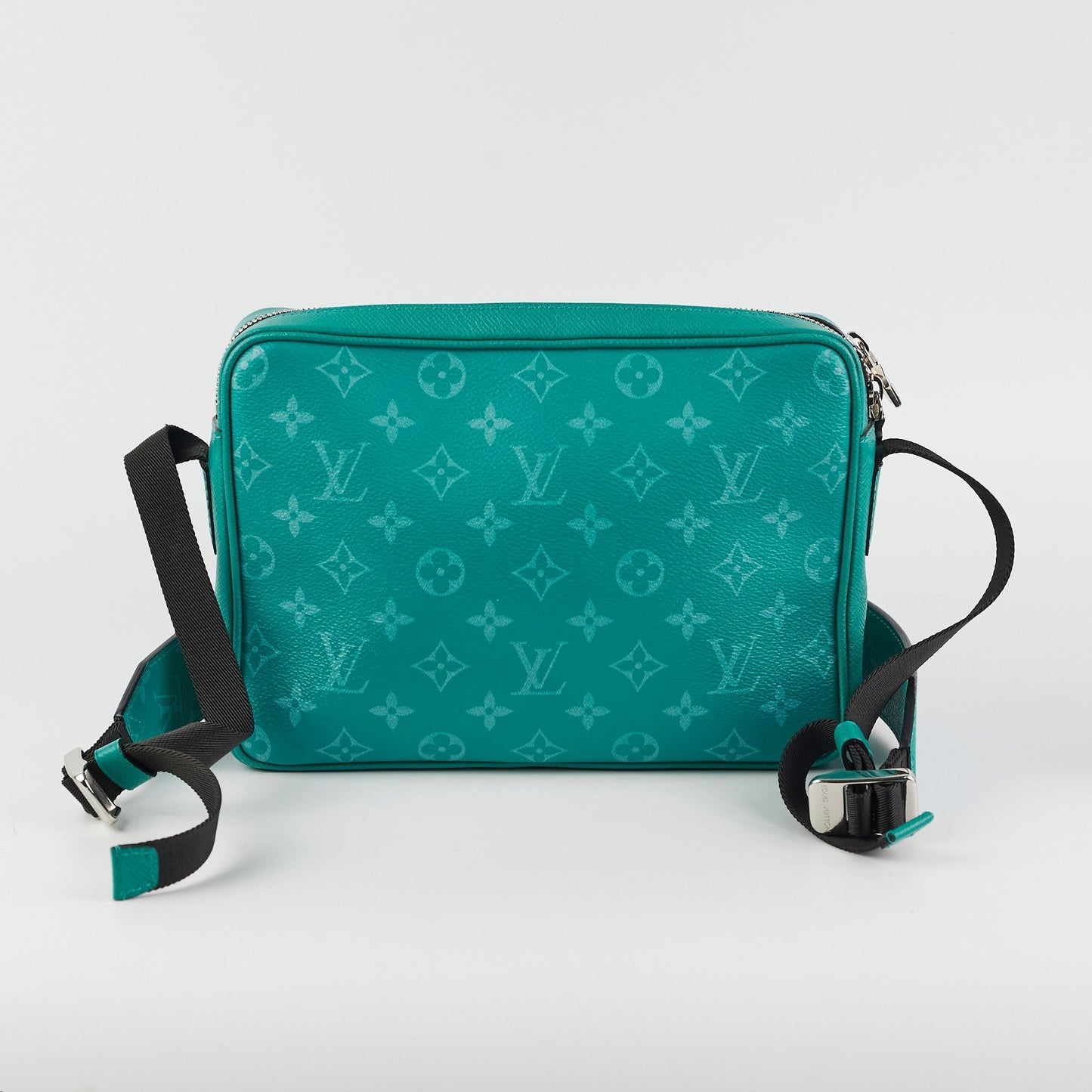 Louis Vuitton Taigarama Outdoor Messenger Bag Green Monogram