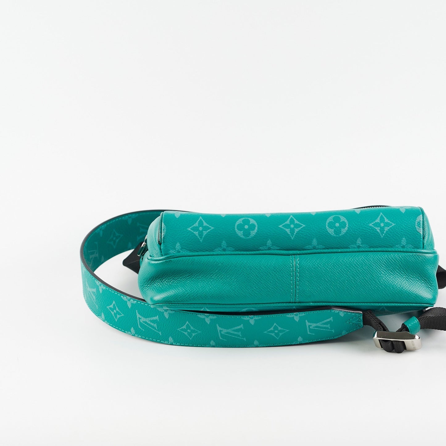Louis Vuitton Taigarama Outdoor Messenger Bag Green Monogram