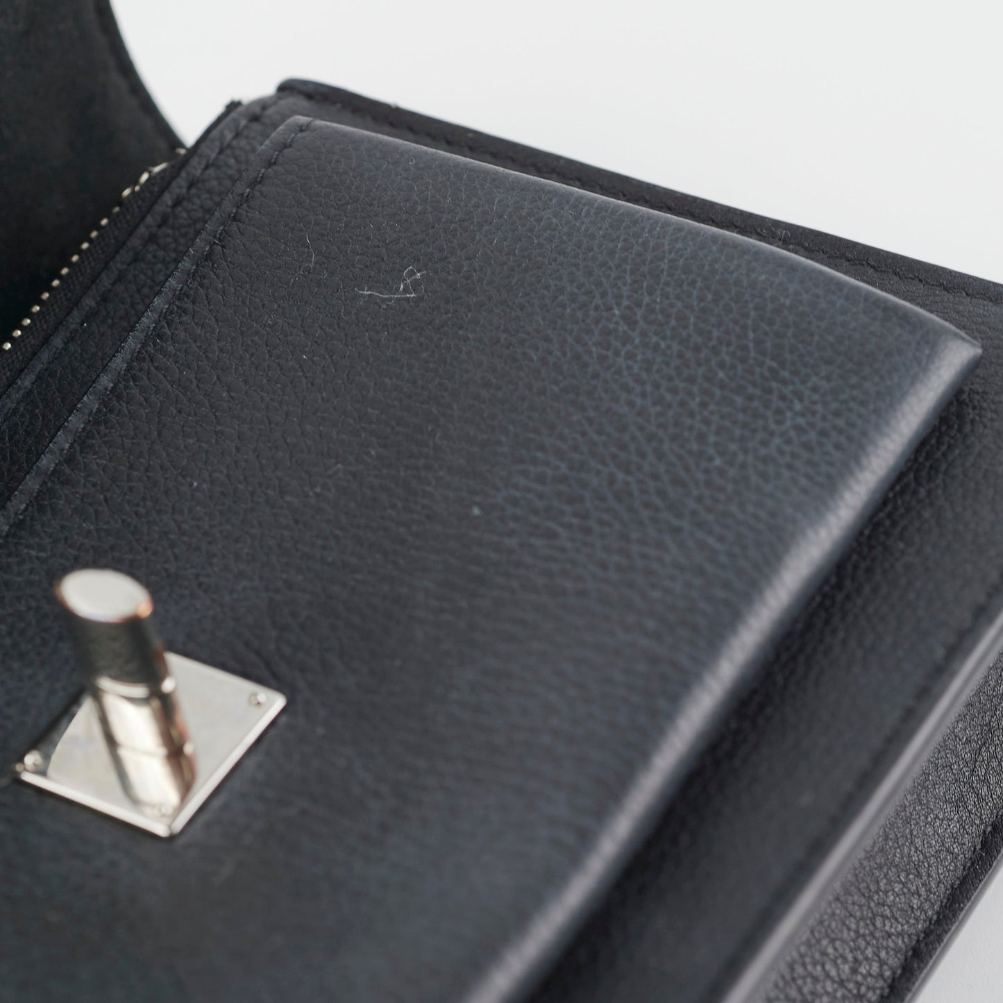 Louis Vuitton MyLockme Chain Pochette Calfskin Black
