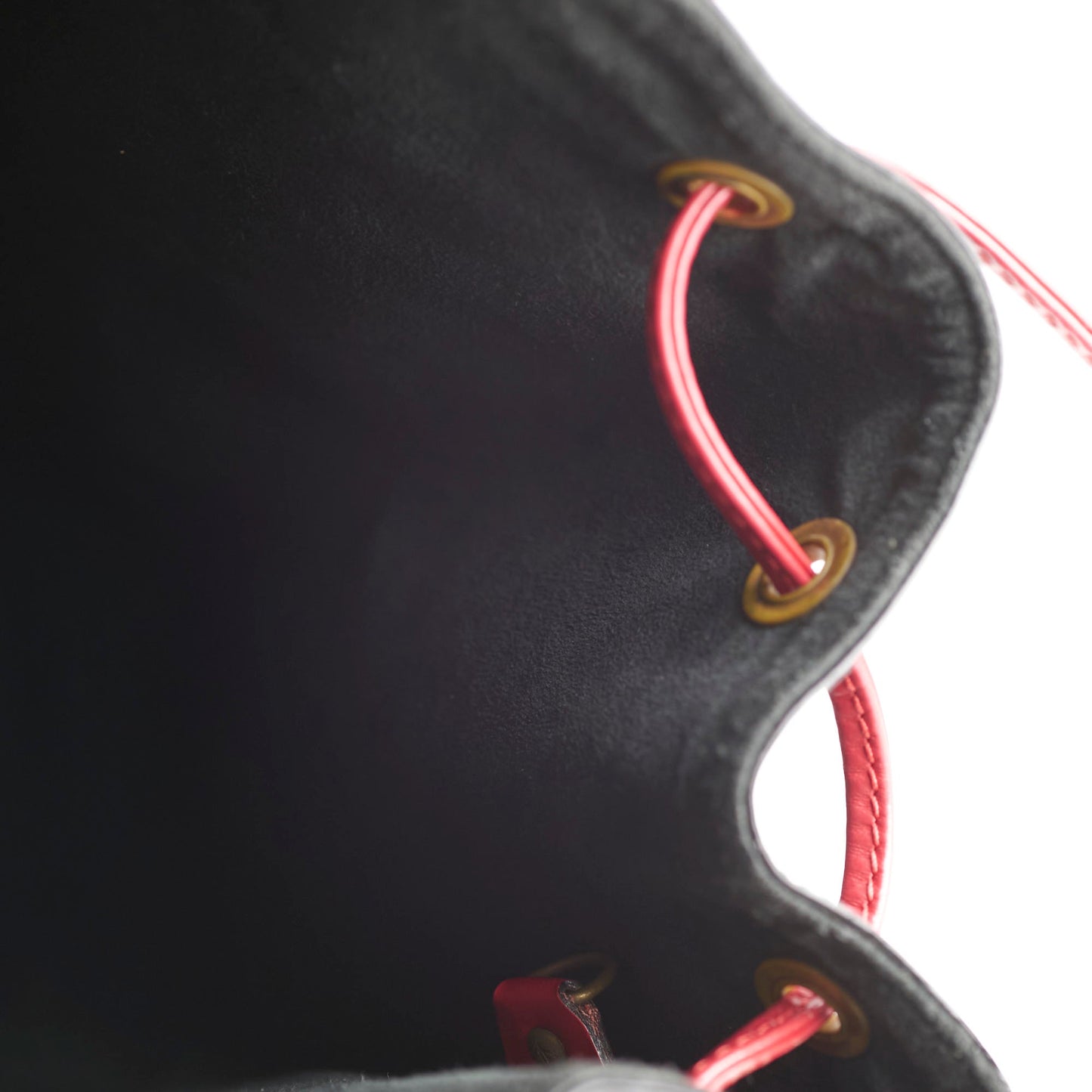 Louis Vuitton Bucket Bag Black / Red Epi Leather