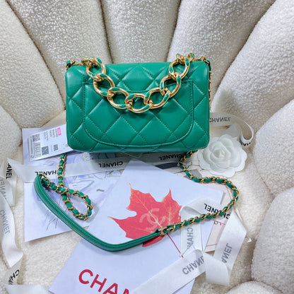 Chanel Luxury Handbag Style 426