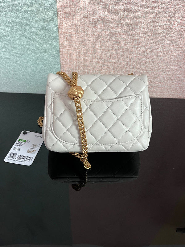Chanel Luxury Handbag Style 66