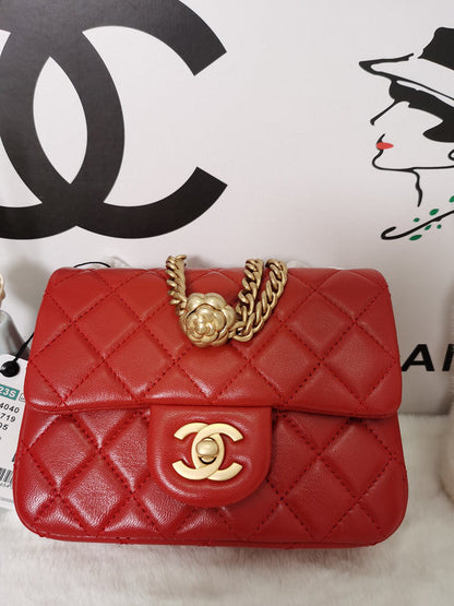 Chanel Luxury Handbag Style 104
