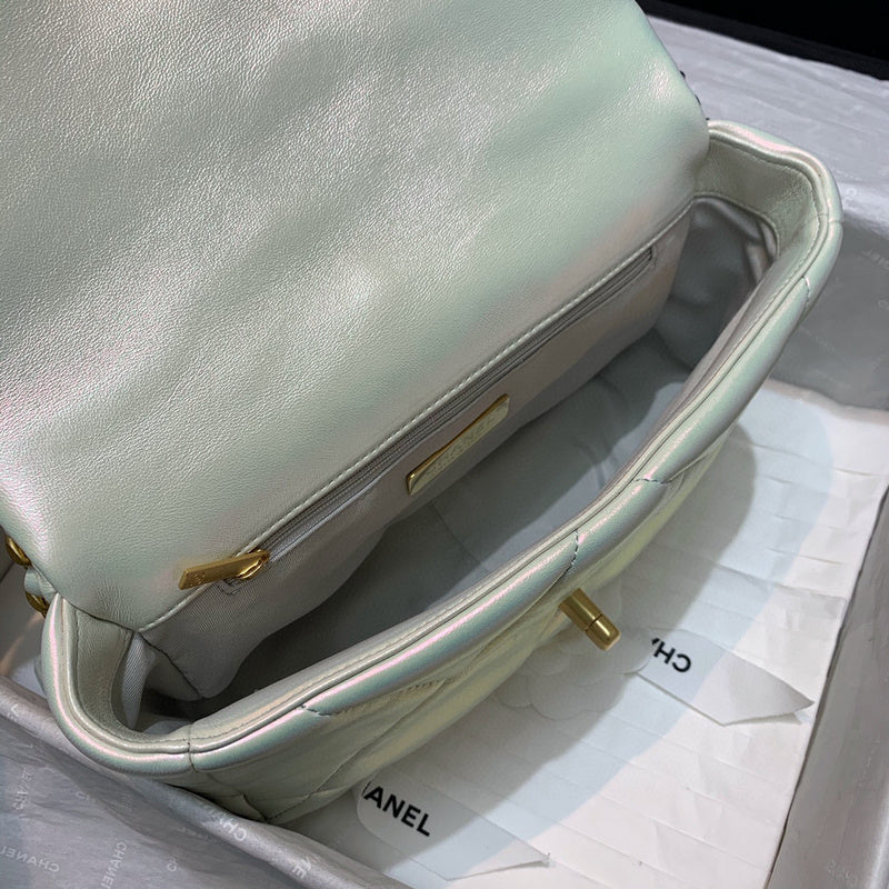 Chanel Luxury Handbag Style 588