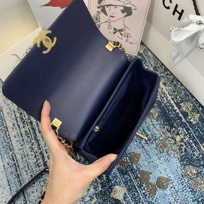 Chanel Luxury Handbag Style 498