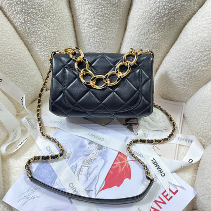 Chanel Luxury Handbag Style 431