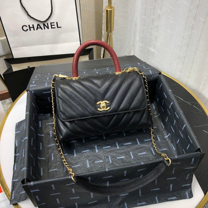 Chanel Luxury Handbag Style 527