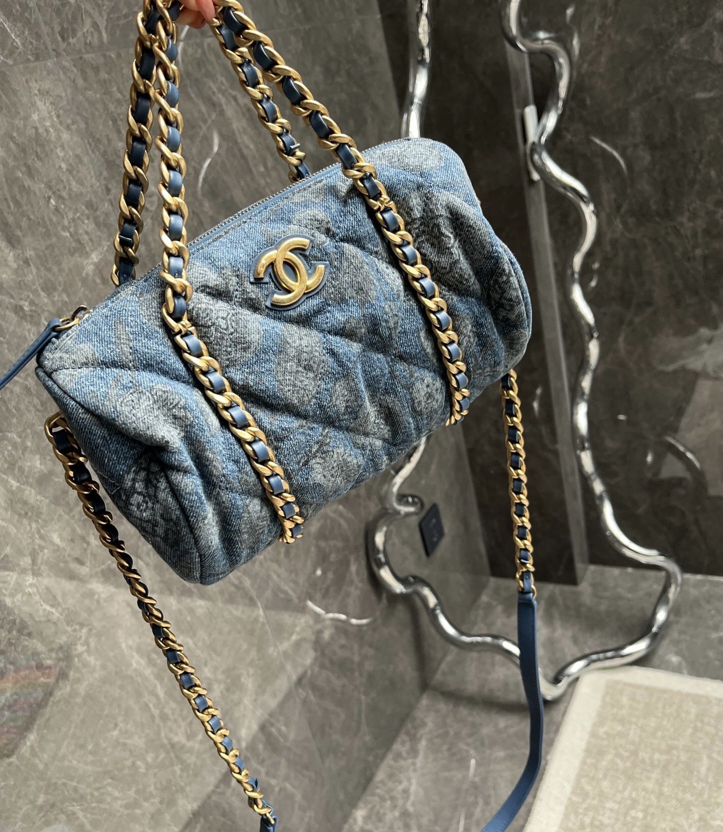 Chanel Luxury Leather Handbag Style 11