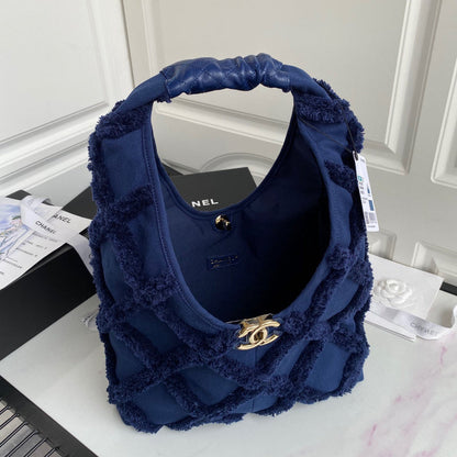 Chanel Luxury Handbag Style 605