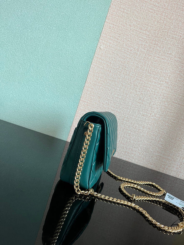 Chanel Luxury Handbag Style 51