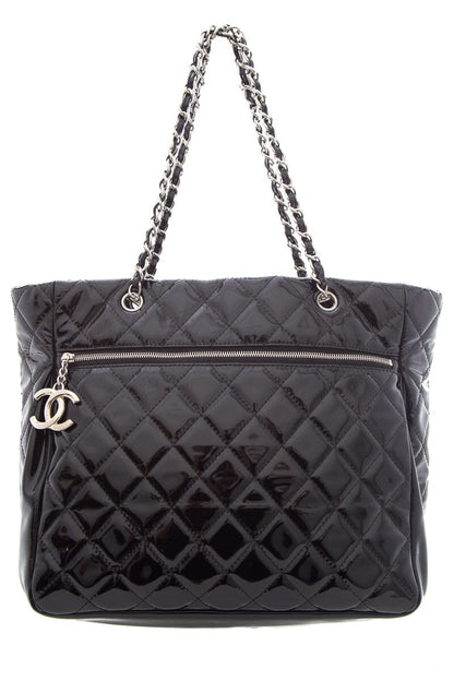 Chanel Black Diamond quilted "2009-2010" HandBag