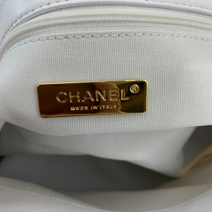 Chanel Luxury Handbag Style 585