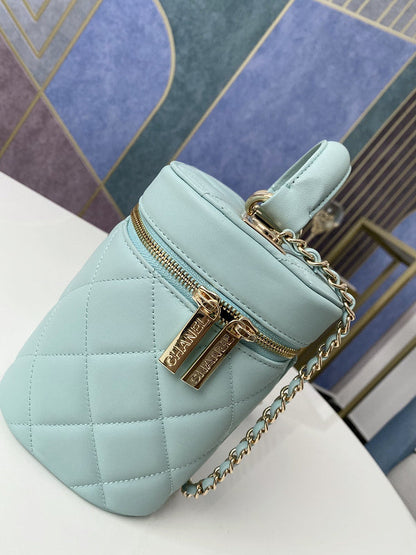 Chanel Luxury Handbag Style 506