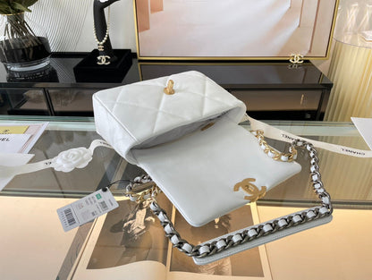 Chanel Luxury Handbag Style 607