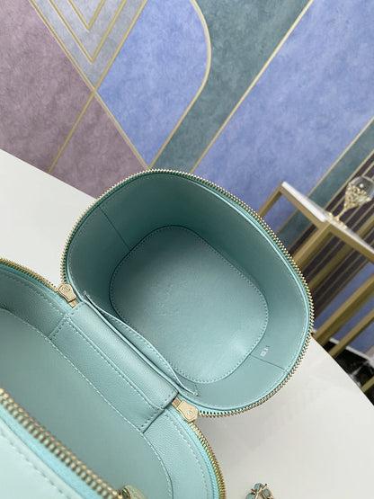 Chanel Luxury Handbag Style 506