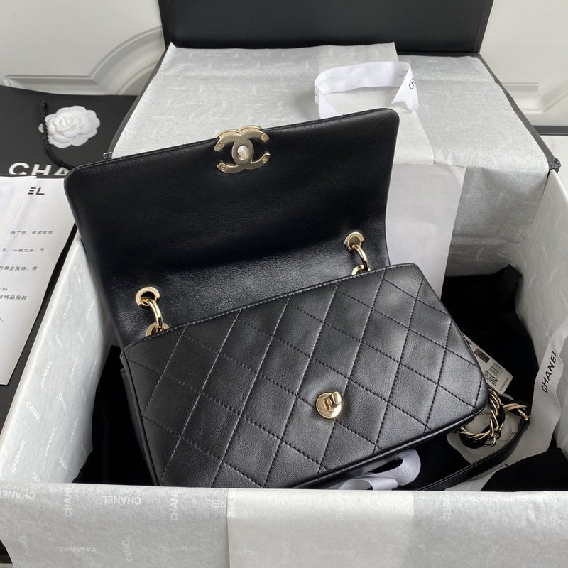 Chanel Luxury Handbag Style 632