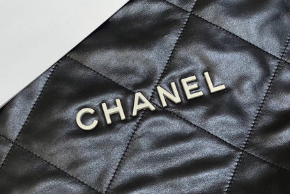 Chanel Luxury Handbag Style 305