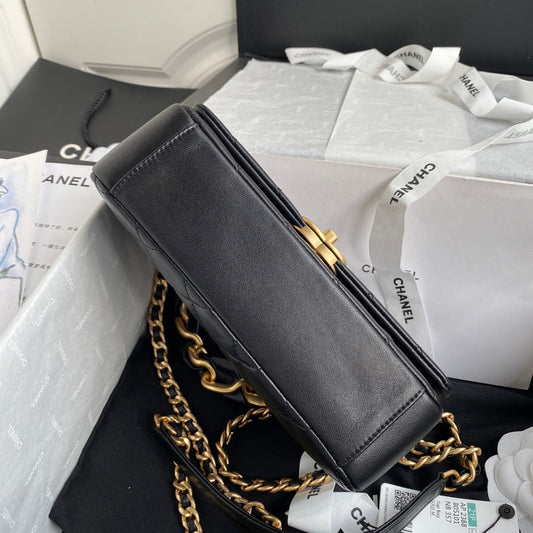 Chanel Luxury Handbag Style 626