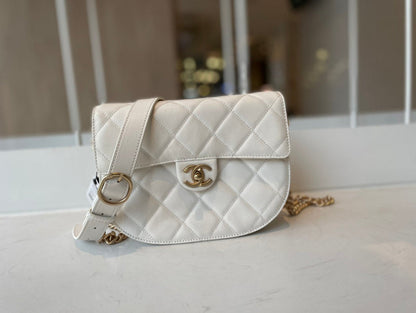 Chanel Luxury Handbag Style 615