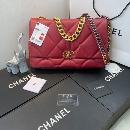 Chanel Luxury Handbag Style 600