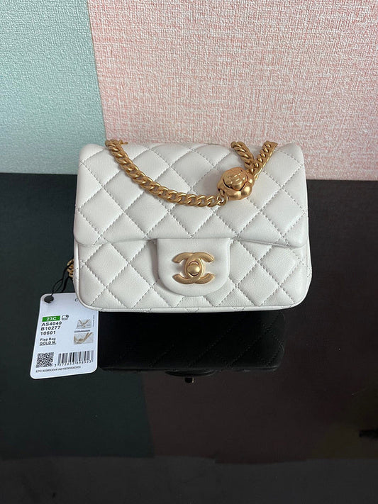 Chanel Luxury Handbag Style 66