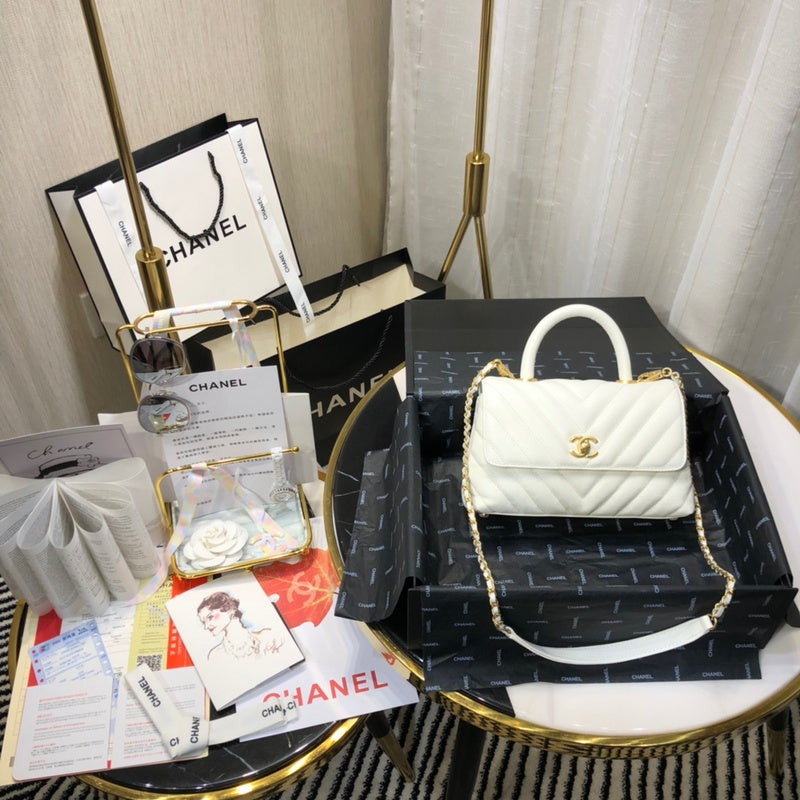 Chanel Luxury Handbag Style 528