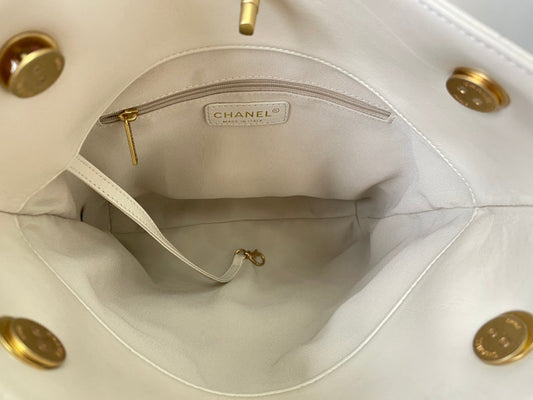 Chanel Luxury Handbag Style 624