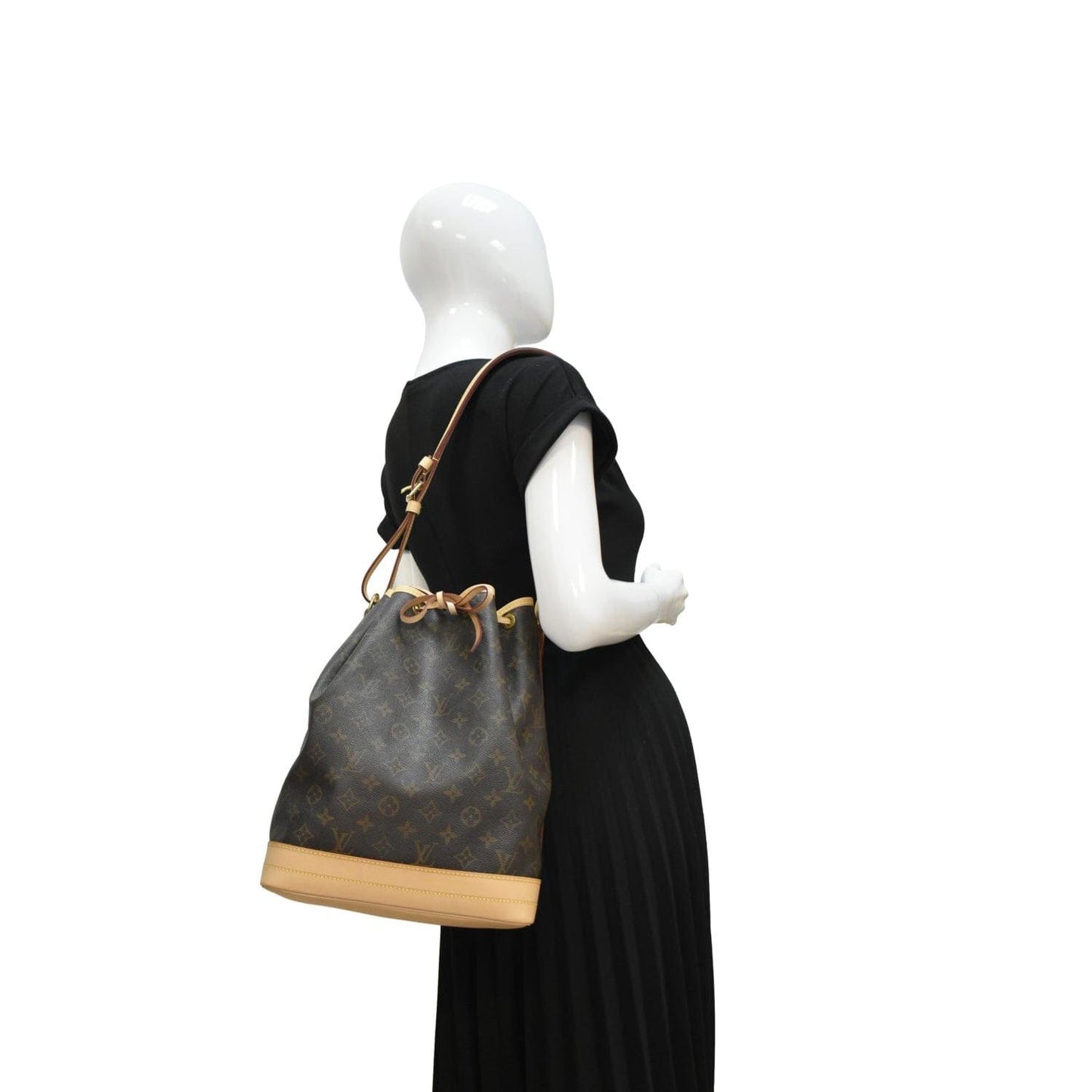LOUIS VUITTON Large Noe Monogram Canvas Shoulder Bag Brown