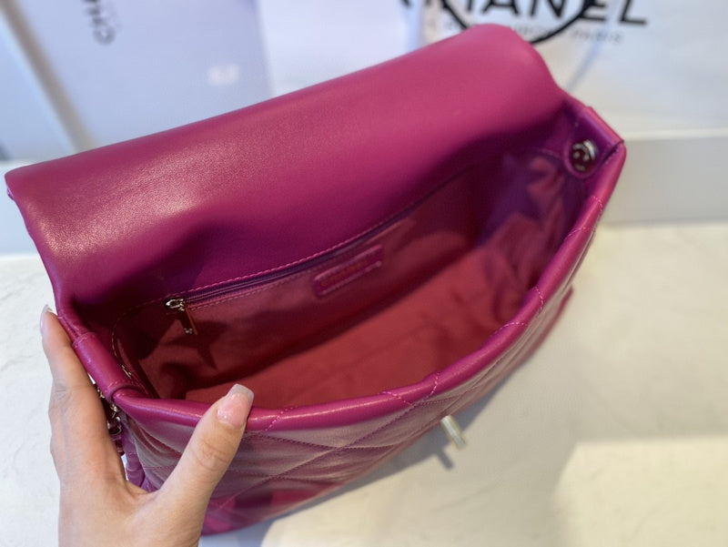 Chanel Luxury Handbag Style 601
