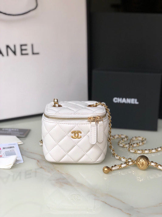 Chanel Luxury Handbag Style 140