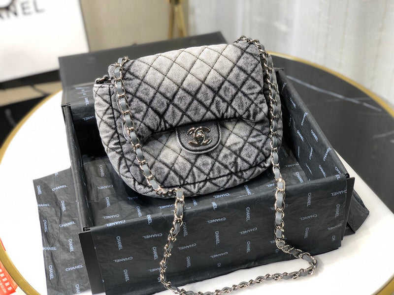 Chanel Luxury Handbag Style 520