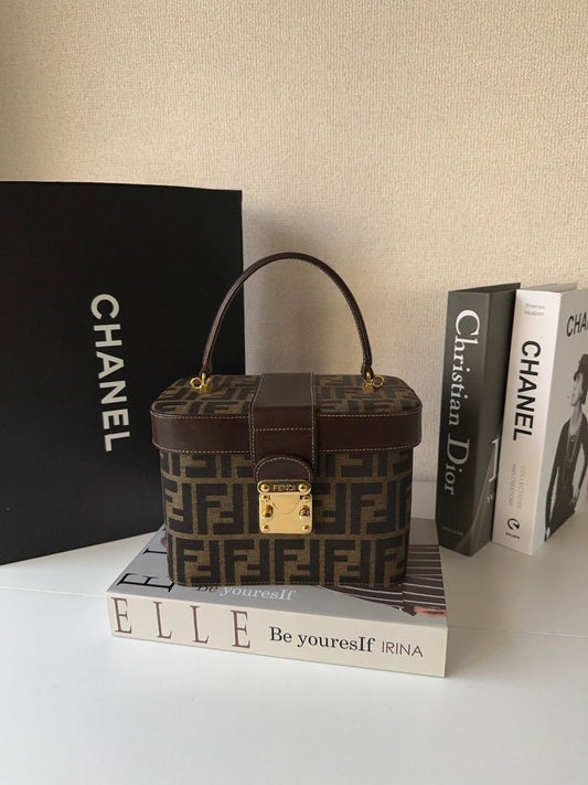 Fendi | Bags | Fendi Zucca Bag MRW139