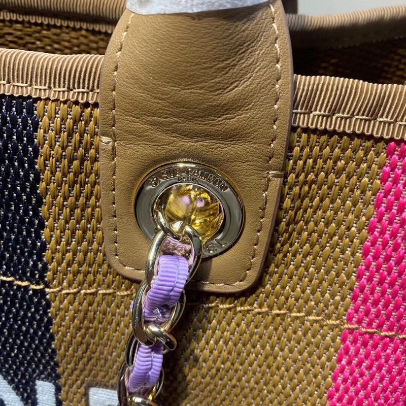 Chanel Luxury Handbag Style 559