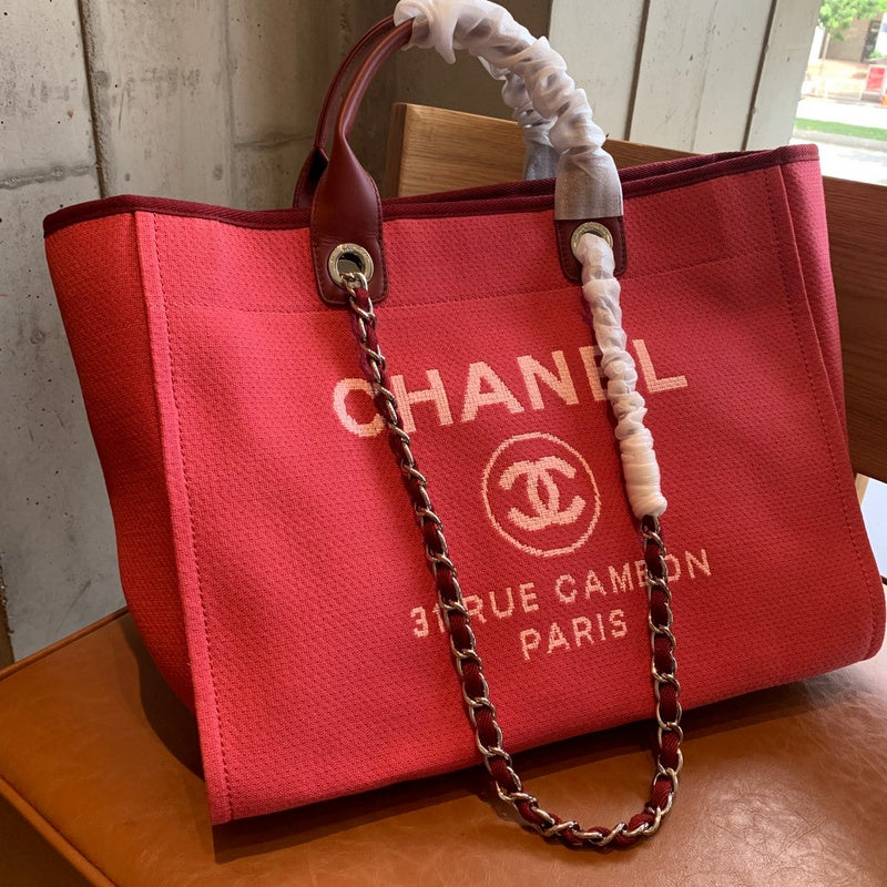 Chanel Luxury Handbag Style 553