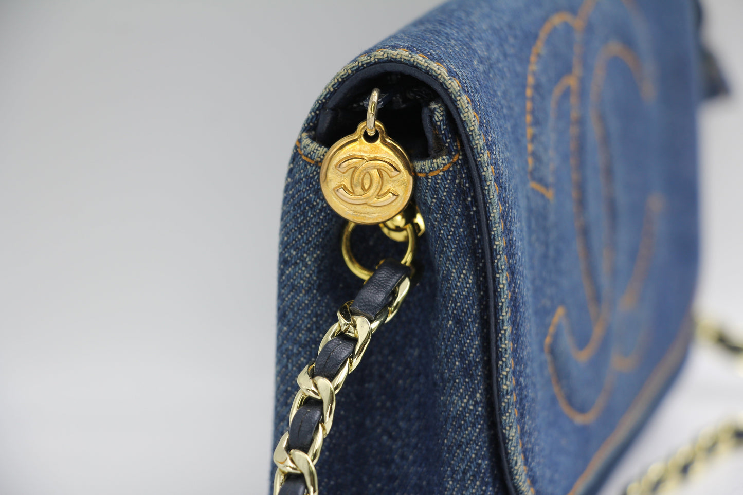 Chanel Luxury Leather Blue Clutch Blue
