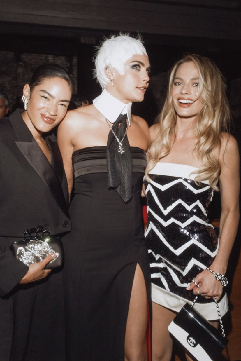 Chanel Black White Acrylic Chain Bag Collector S Items