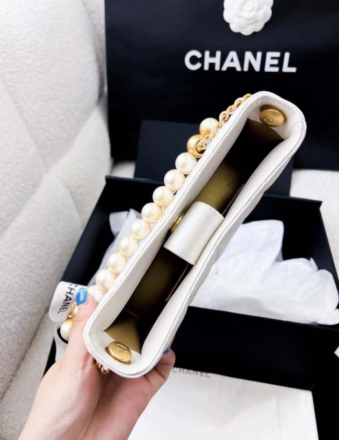 Chanel 24A Pearl Handle White Leather Chain Bag