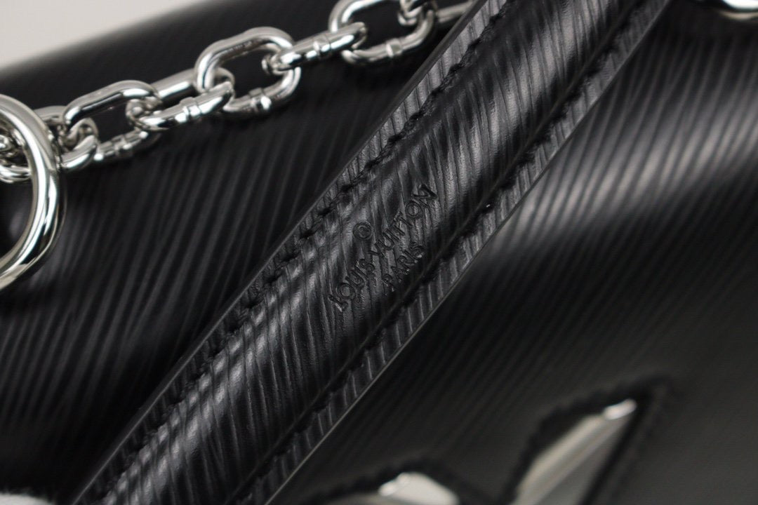 L handbag black