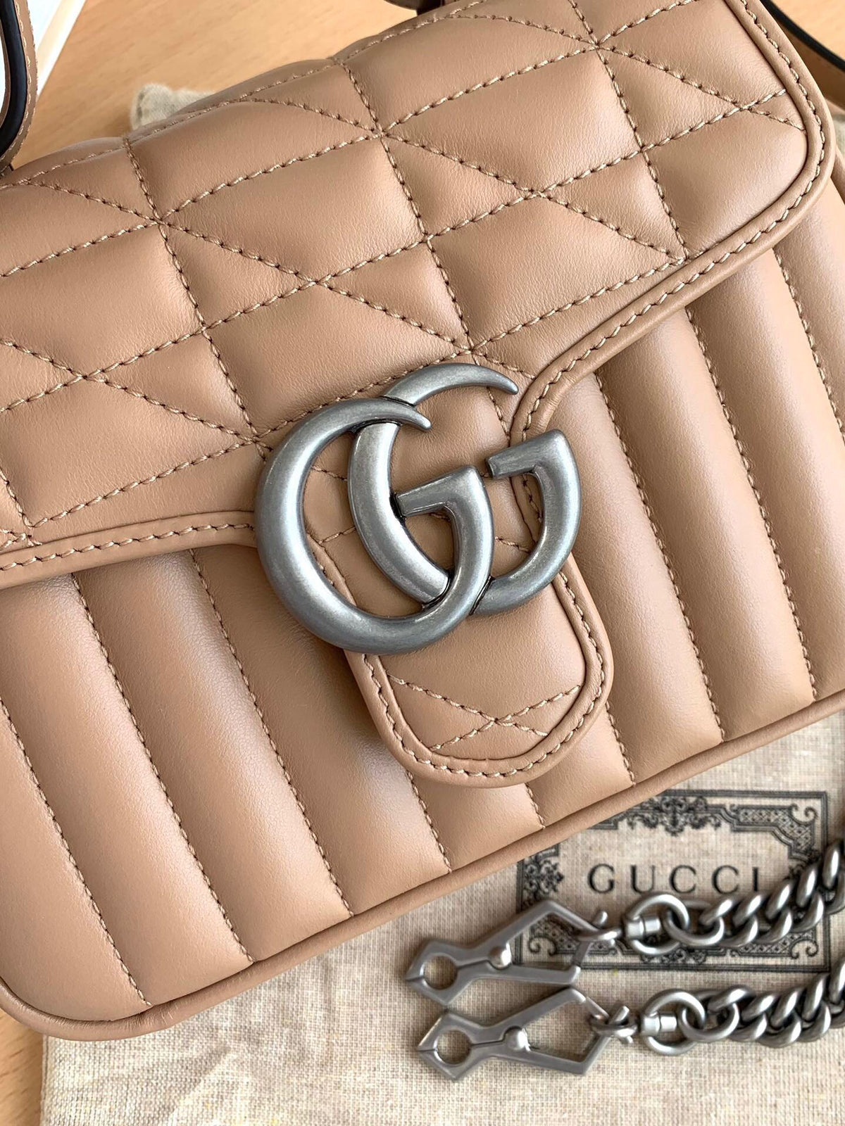G u c c i marmont W21 H15.5 D8cm